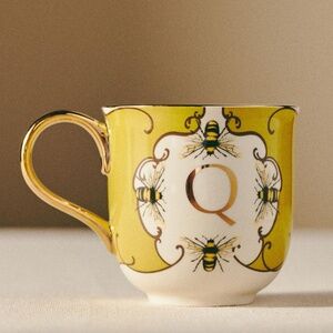 \NWT  Anthropologie Lou Rota Nature Monogram Mug Letter Q Queen Bee